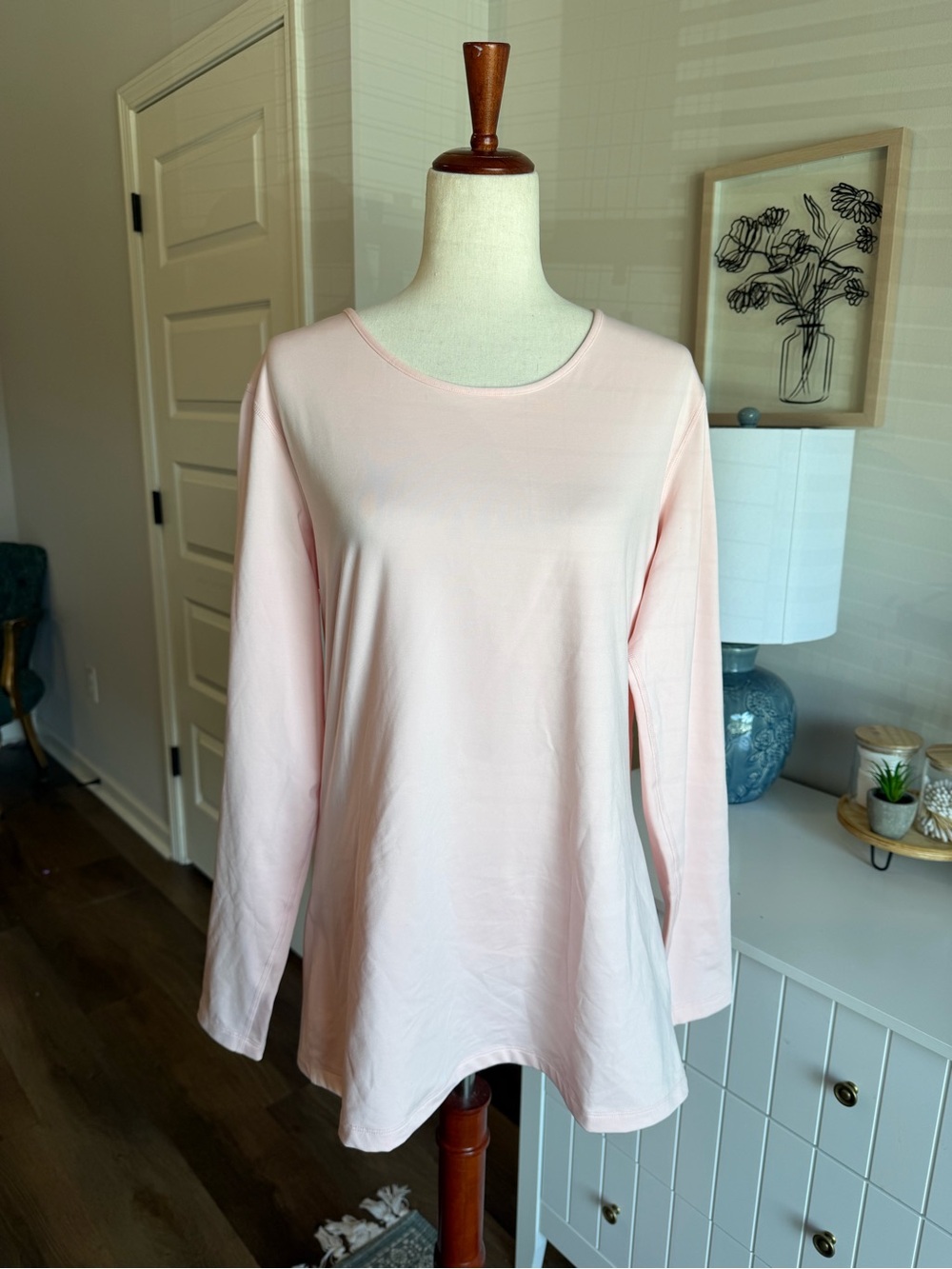 Nike Women's Long Sleeve Scoop Neck Top - Pale Pink